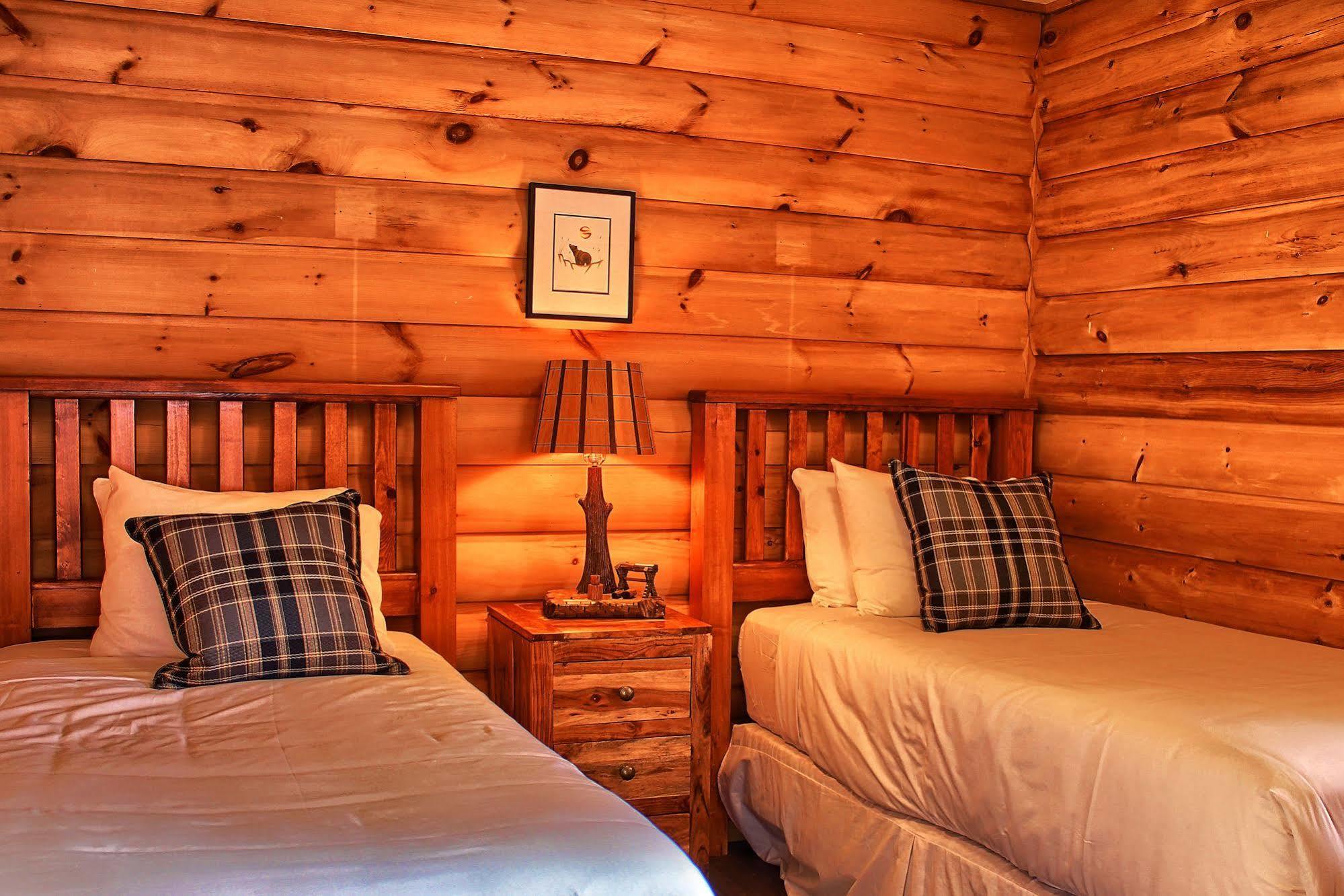 Wild Renfrew Seaside Cottages بورت رينفرو المظهر الخارجي الصورة